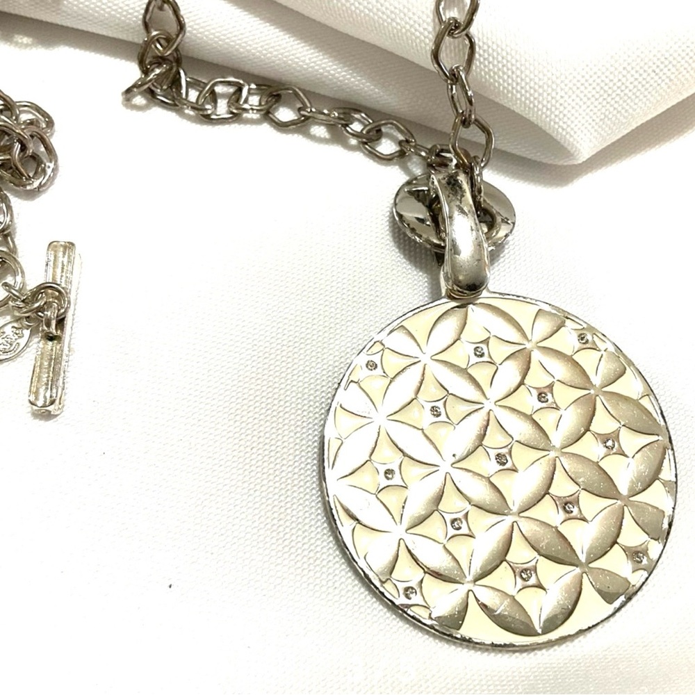Heavy Premier Designs Silver Tone Chain with Pendant - Picture 4 of 6